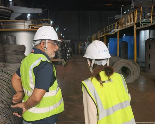 Klijenti Pakistani Jżuru Aotian għal Spezzjoni u Skambju, u jfasslu flimkien ...